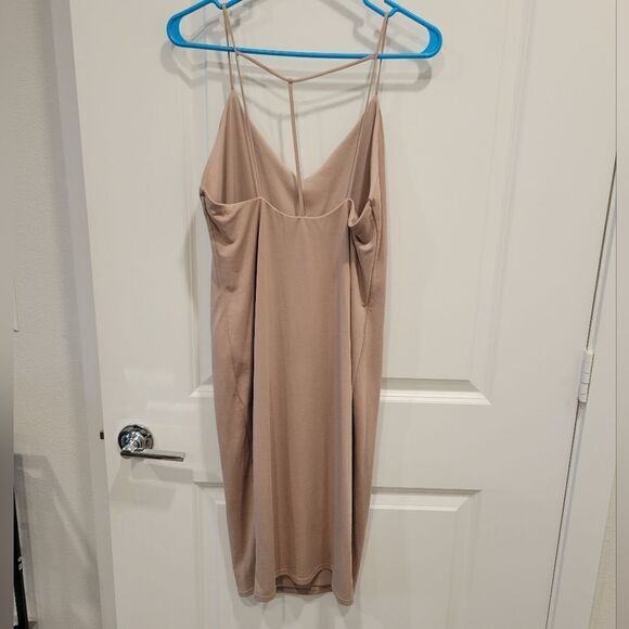 Mikey and joey tan tight fitted dress - Picture 4 of 10